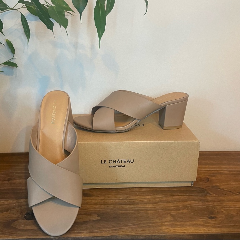 Le Chateau Women's Beige Cross-Strap Mules